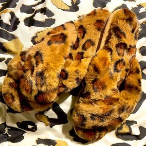 Leopard Print Cross Band Soft Plush Slippers Size Small NWOT